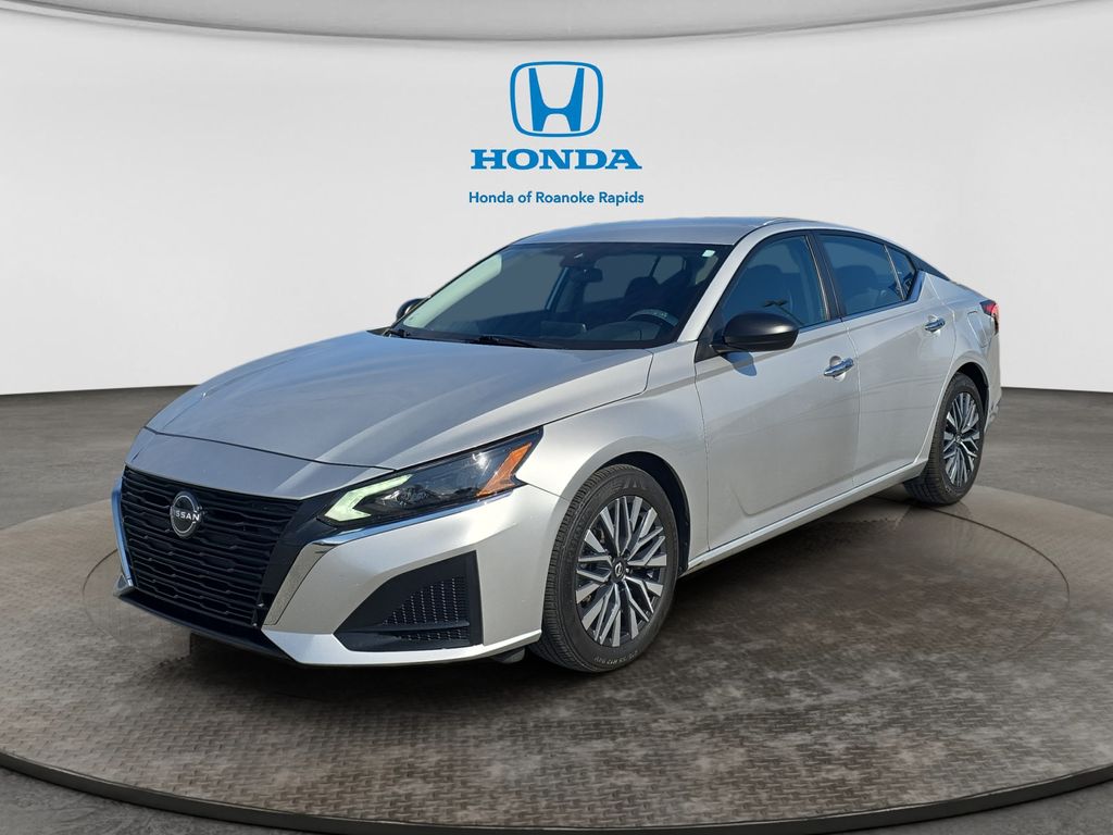 2024 Nissan Altima SV