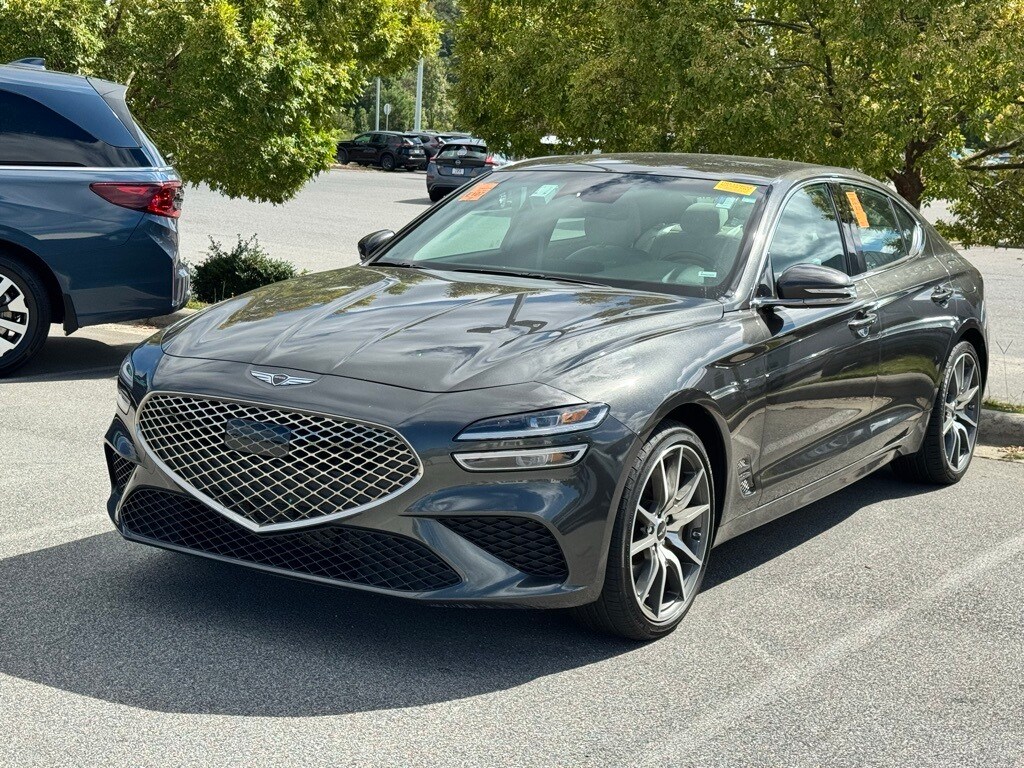 2024 Genesis G70 2.5T photo 2
