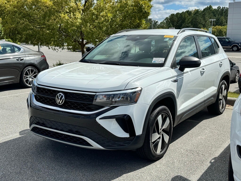 2024 Volkswagen Taos S photo 2