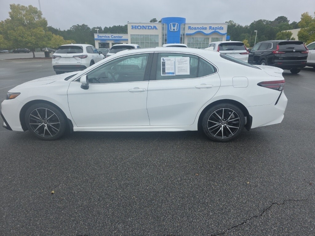 2023 Toyota Camry SE photo 4