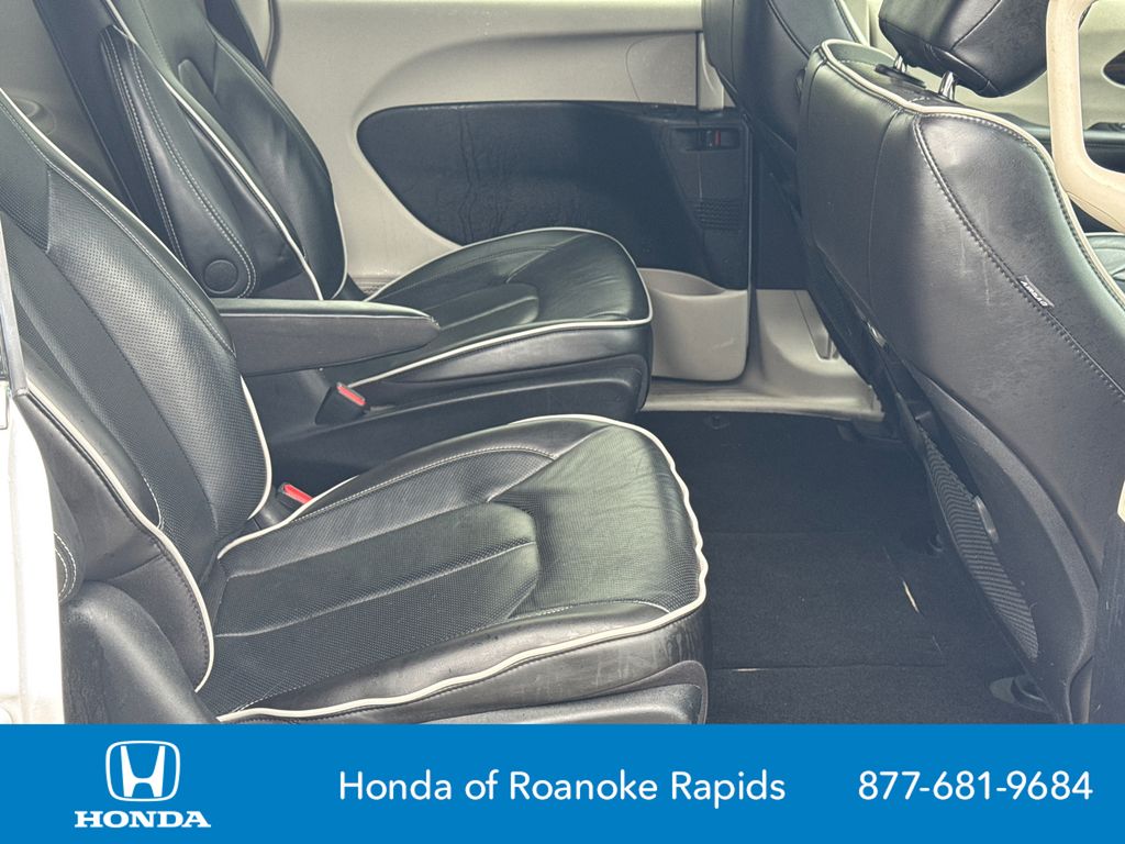 2023 Chrysler Pacifica Hybrid Limited - Photo 15