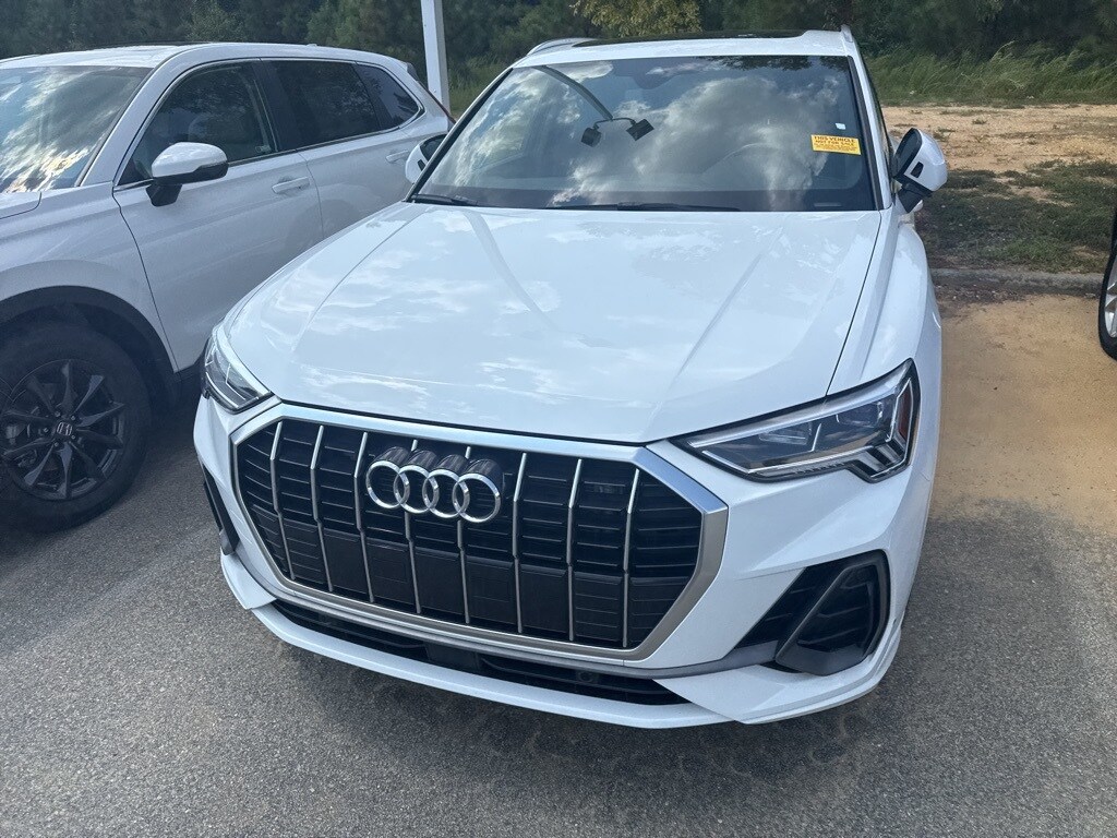 2024 Audi Q3 45 TFSI S line Premium photo 2