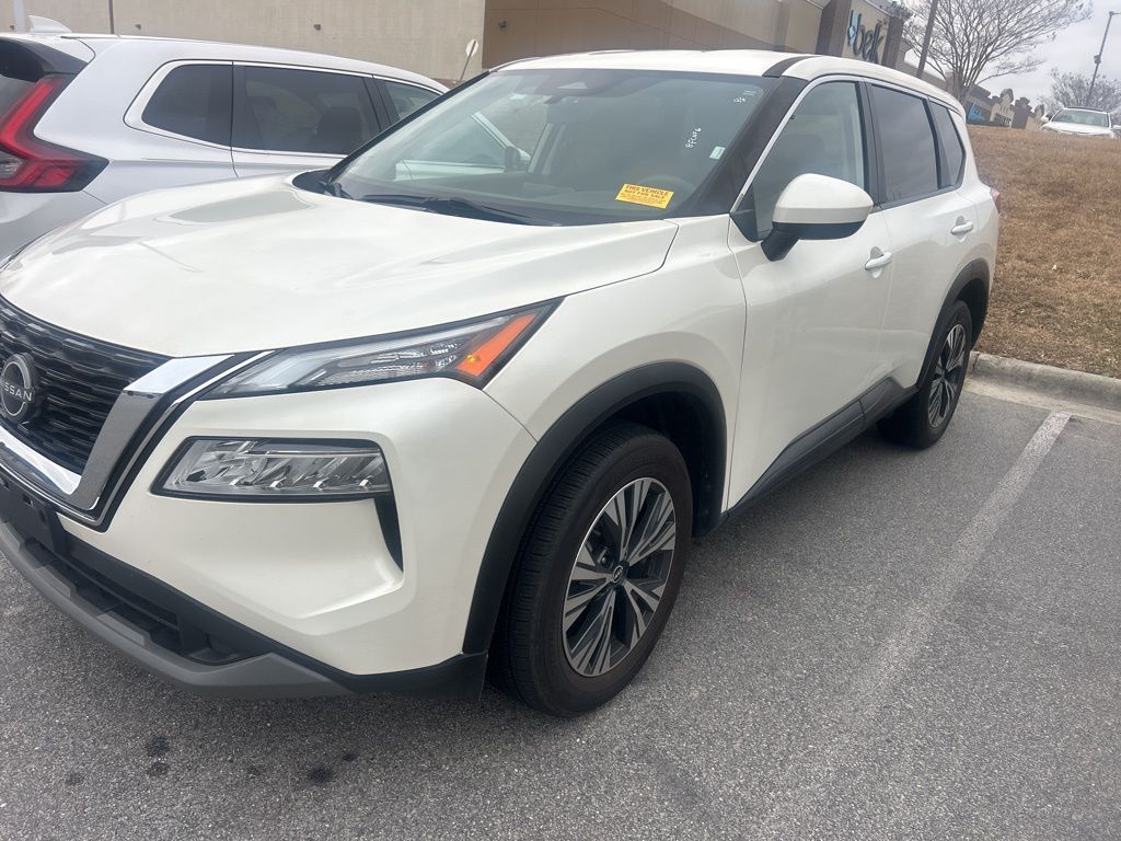 2023 Nissan Rogue SV's photo