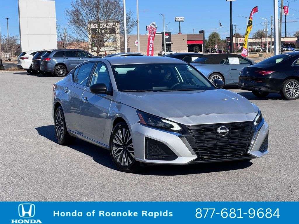 2024 Nissan Altima SV's photo