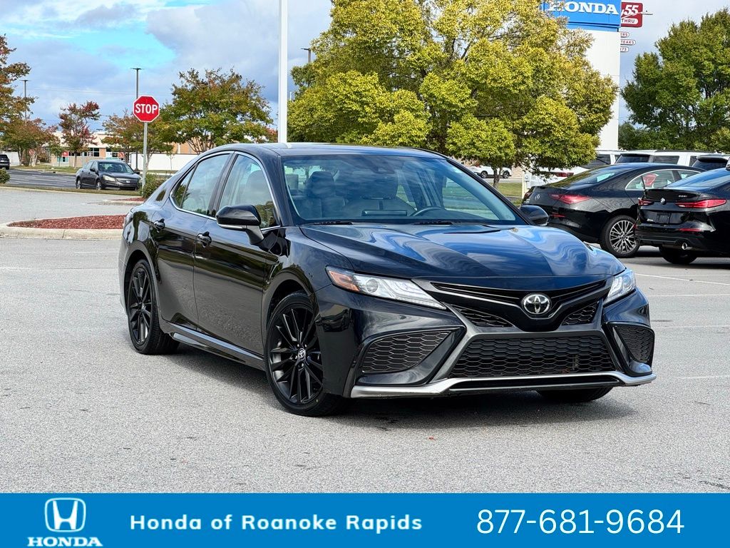 2023 Toyota Camry XSE's photo