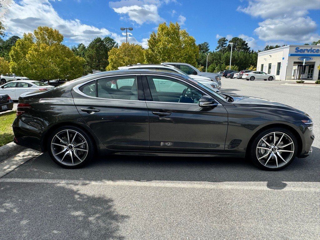 2024 Genesis G70 2.5T photo 4