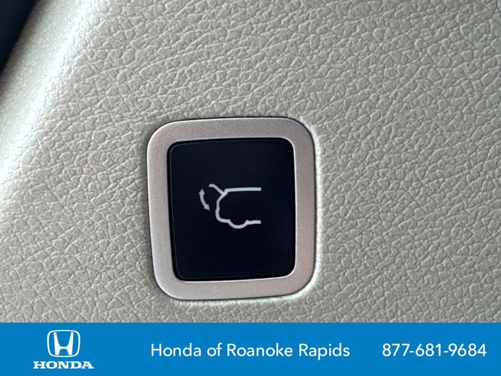 2023 Chrysler Pacifica Hybrid Limited - Photo 19