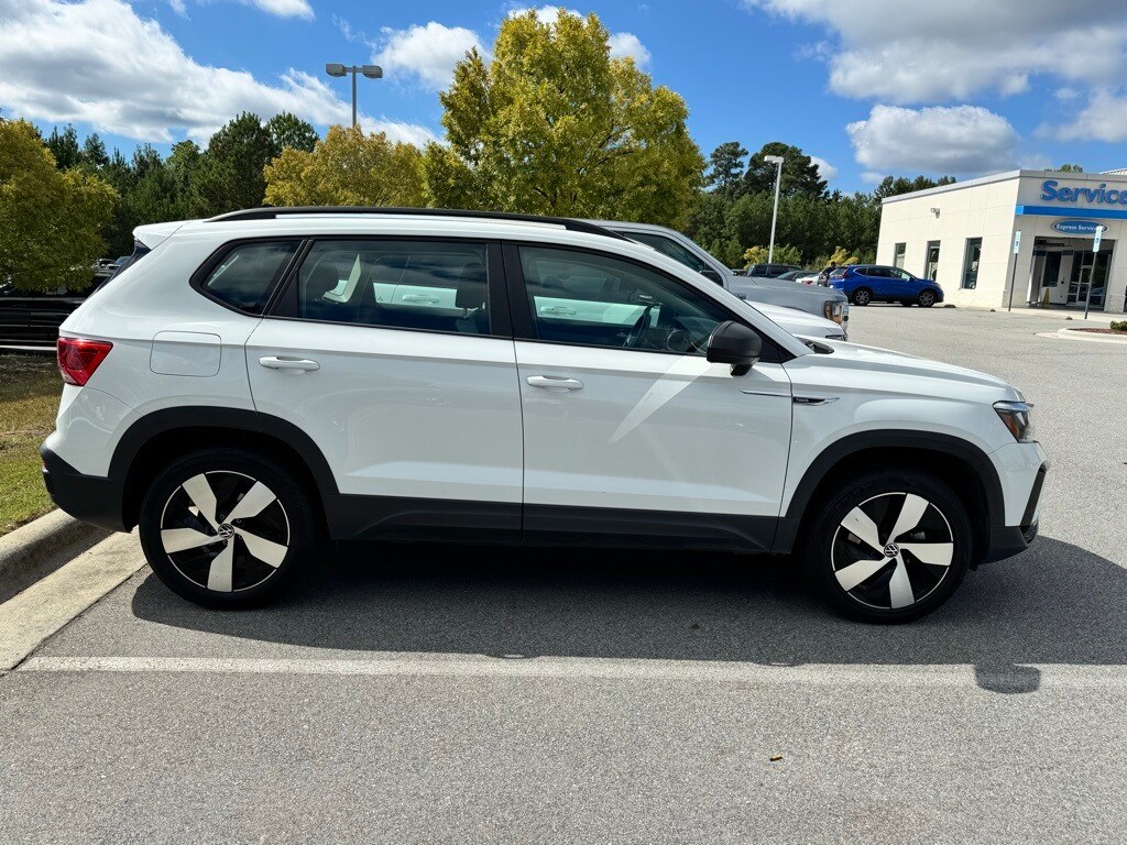 2024 Volkswagen Taos S photo 4