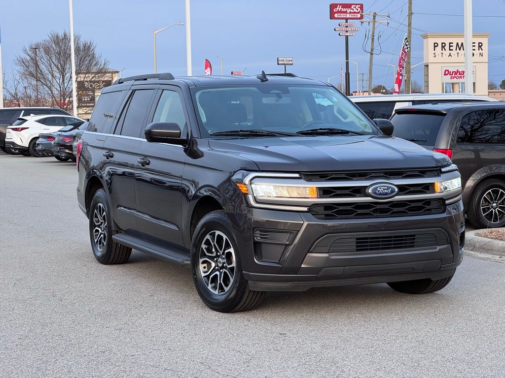 2024 Ford Expedition XLT's photo