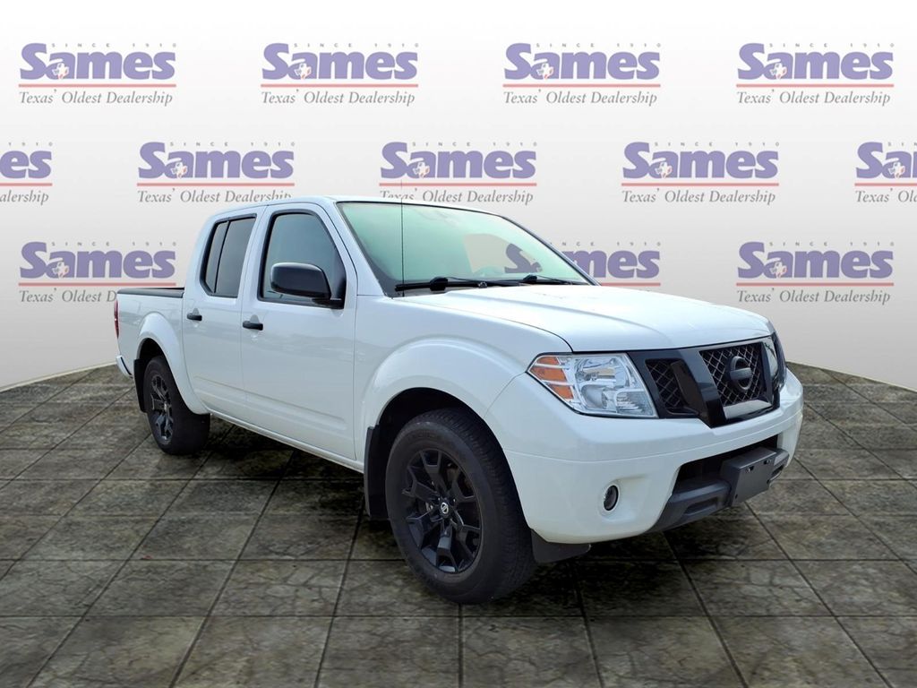 2020 Nissan Frontier SV Crew Cab 4X2 SWB's photo
