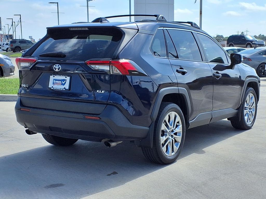 2021 Toyota RAV4 XLE Premium - Photo 7