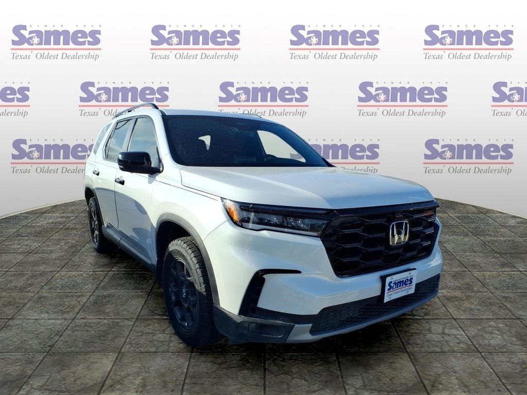 2025 Honda Pilot TrailSport AWD's photo