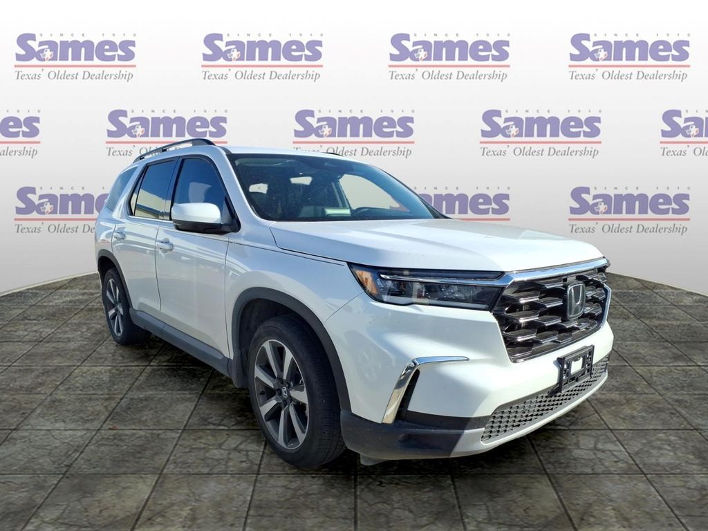 2024 Honda Pilot Touring AWD's photo