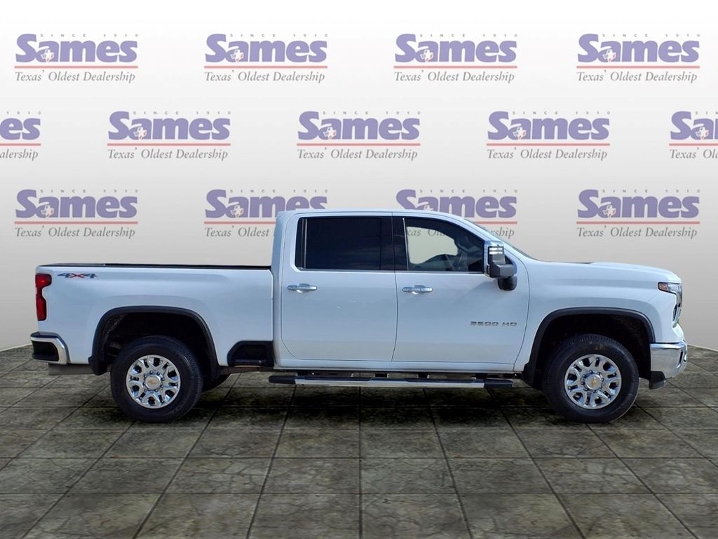2024 Chevrolet Silverado 2500HD LTZ - Photo 8