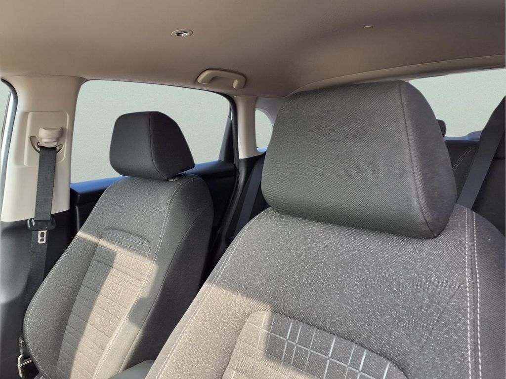 2025 Honda HR-V LX - Photo 17