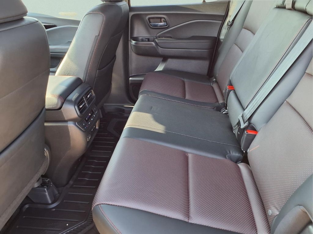 2026 Honda Ridgeline Black Edition - Photo 11