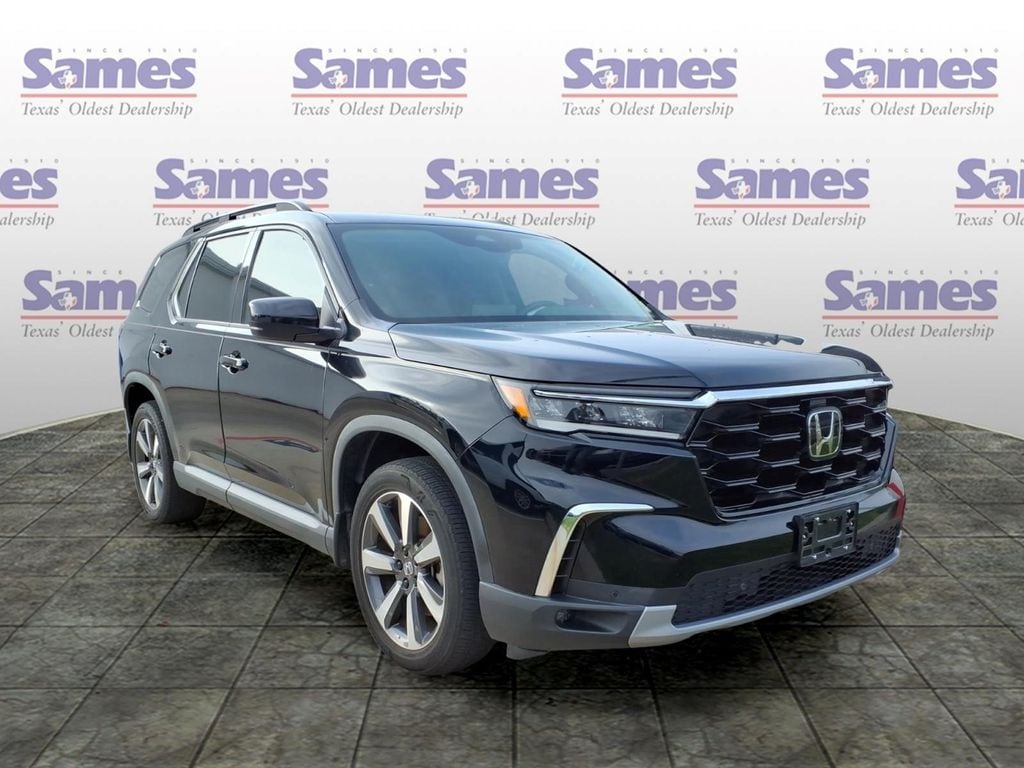 2023 Honda Pilot Touring AWD's photo