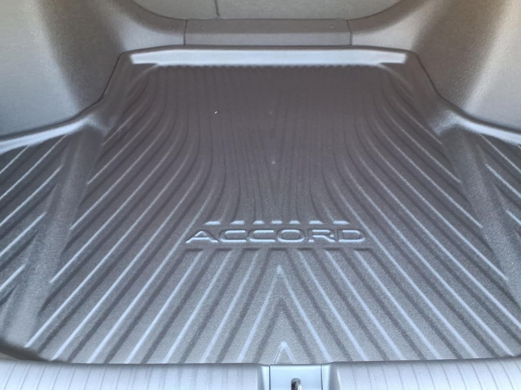 2026 Honda Accord Hybrid Touring - Photo 10