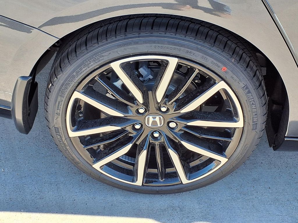 2026 Honda Accord Hybrid Touring - Photo 8