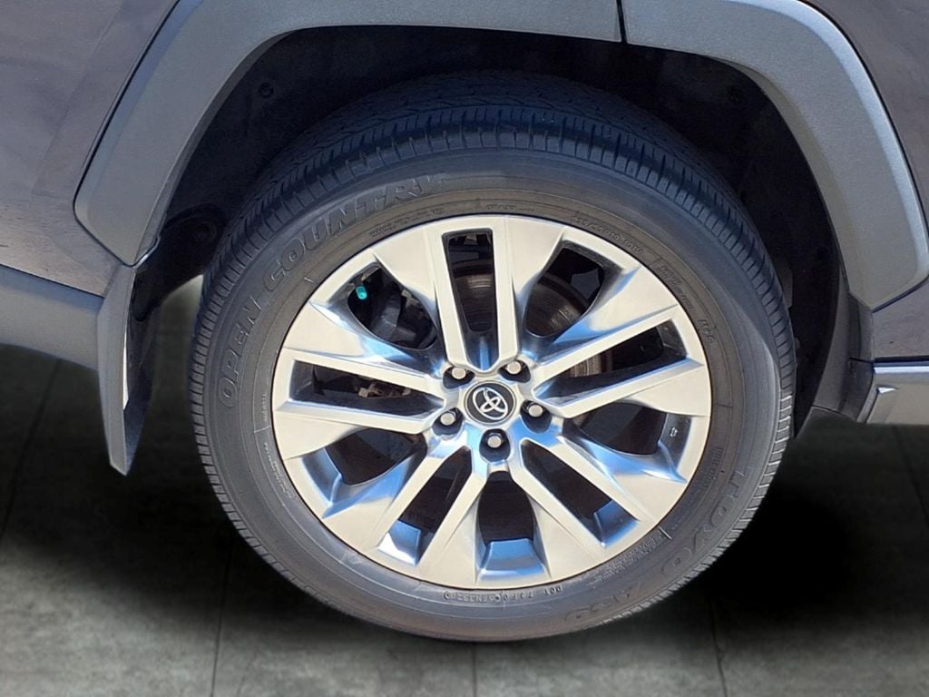 2021 Toyota RAV4 XLE Premium - Photo 8