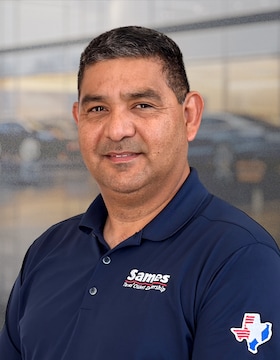 Staff member Ernesto Olvera from ID_da886d