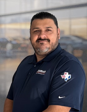 Staff member Alvaro Guerrero from ID_da886d
