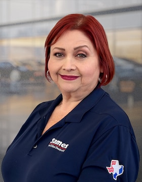 Staff member Cruz Molina from ID_b7a023