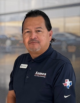 Staff member Amando Lerma from ID_5f88b5