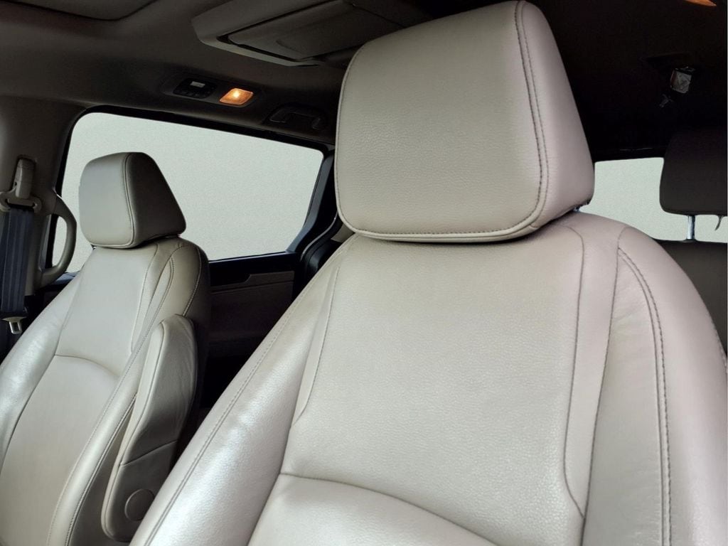 2022 Honda Odyssey Touring - Photo 17