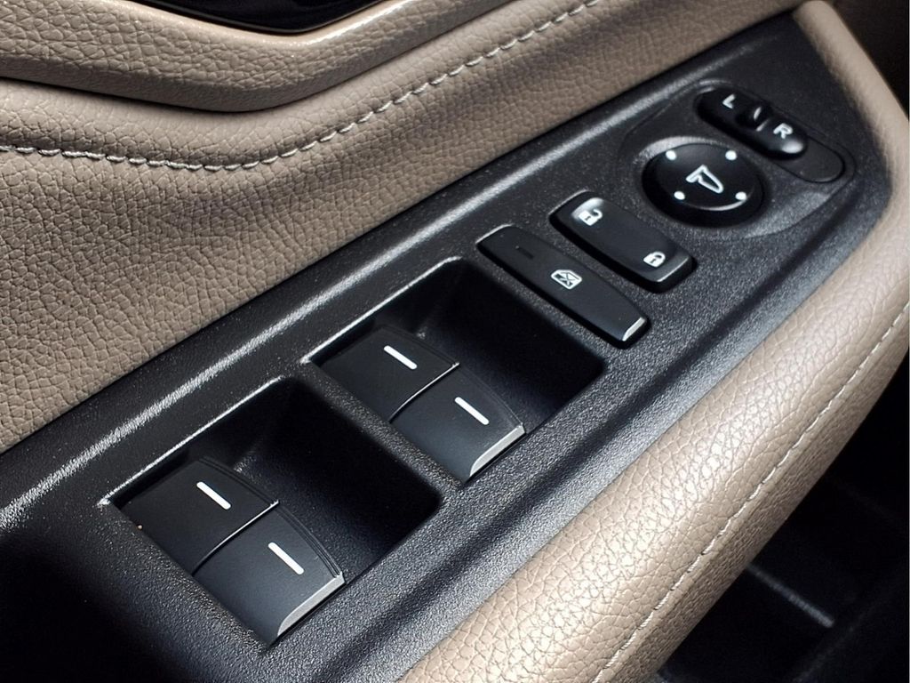 2022 Honda Odyssey Touring - Photo 19