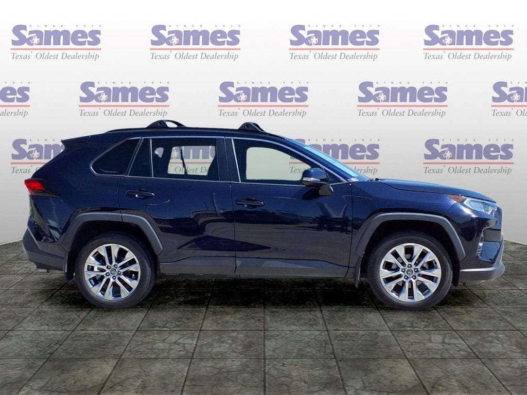 2021 Toyota RAV4 XLE Premium - Photo 7