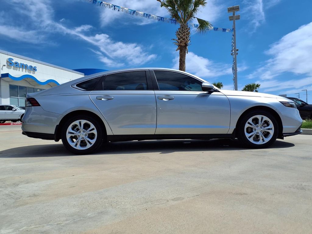 2025 Honda Accord LX - Photo 8