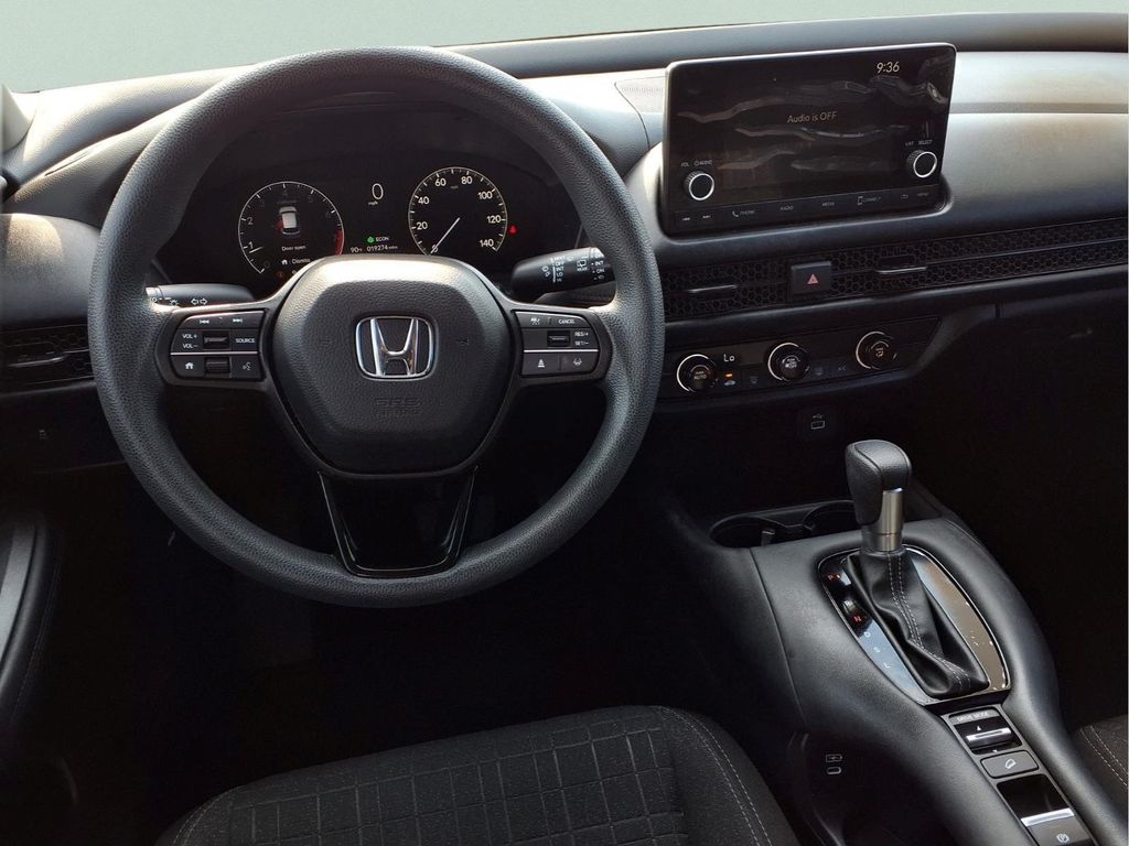2025 Honda HR-V LX - Photo 13