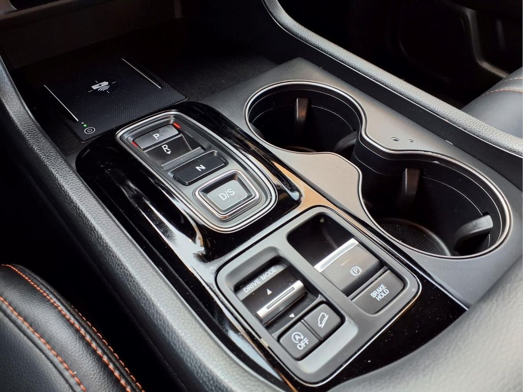 2025 Honda Pilot TrailSport - Photo 17