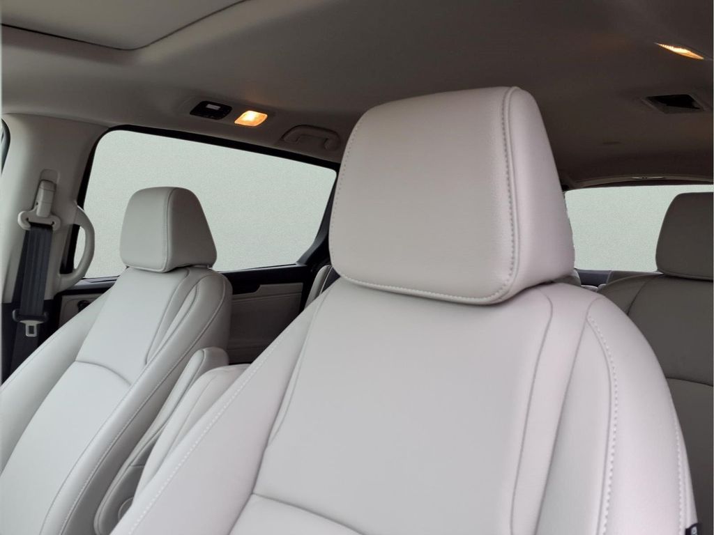 2026 Honda Odyssey EX-L - Photo 17