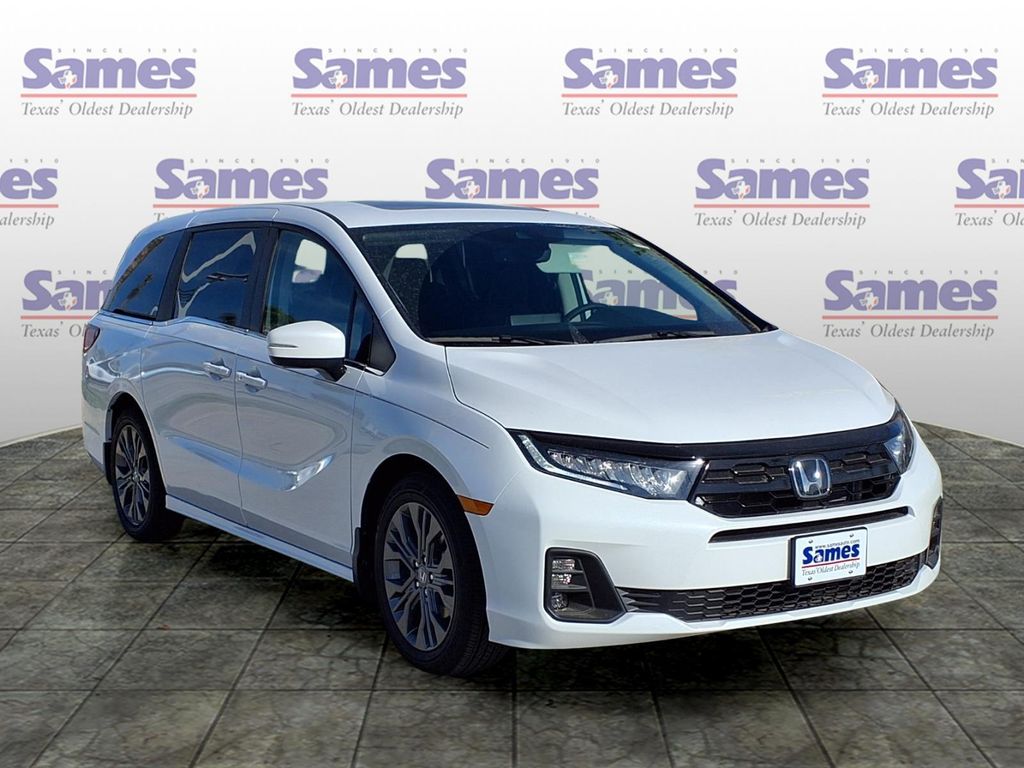 2026 Honda Odyssey Touring's photo