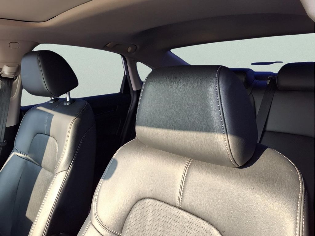 2024 Honda Civic Touring - Photo 17