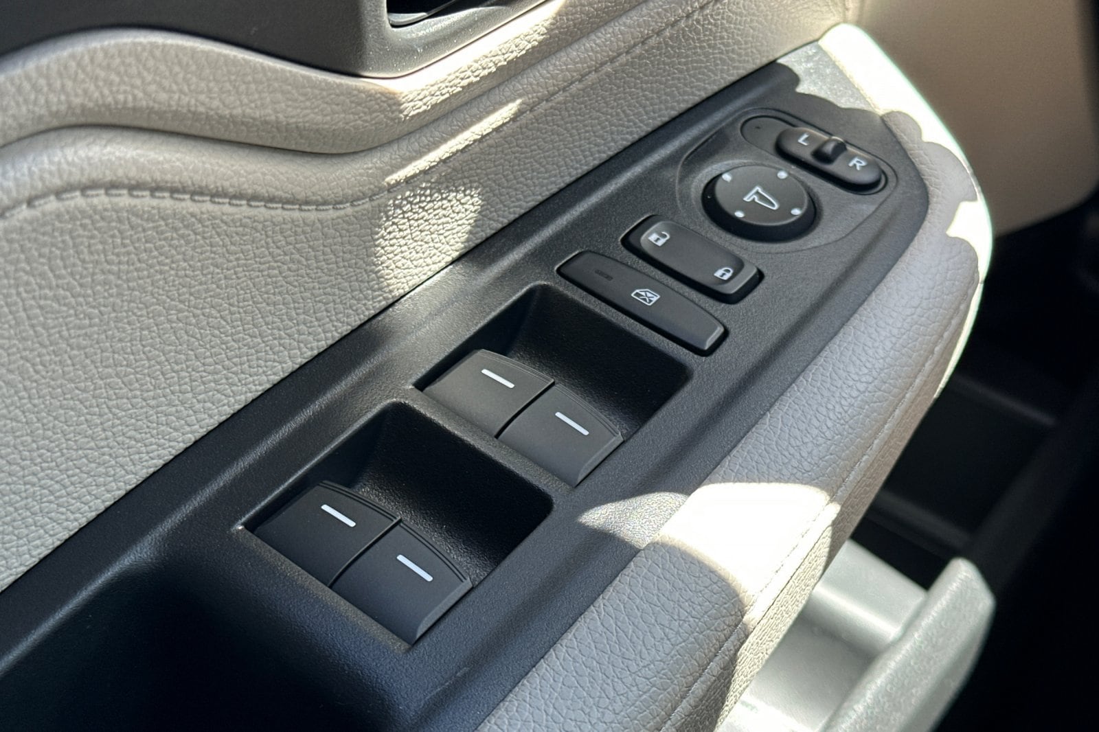 2026 Honda Odyssey EX-L - Photo 11