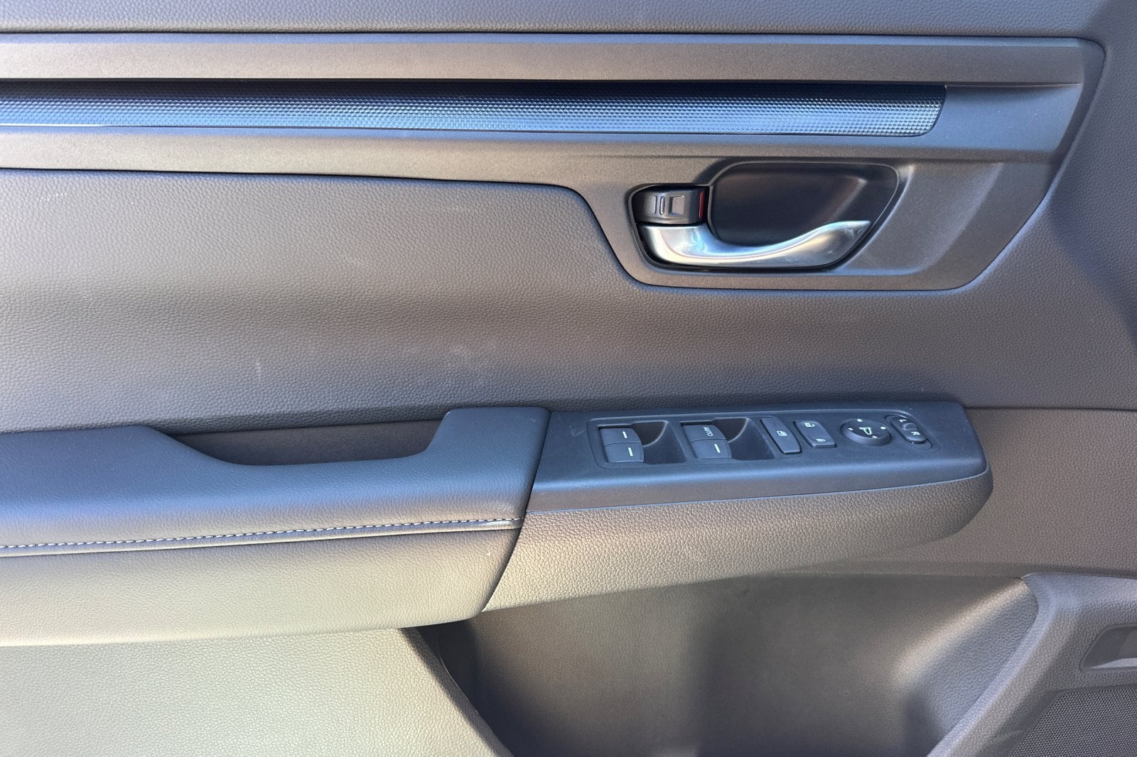 2026 Honda CR-V LX - Photo 10