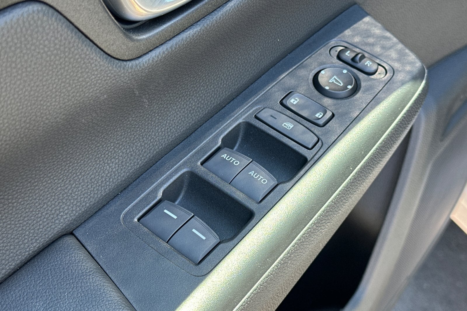 2026 Honda CR-V EX - Photo 11