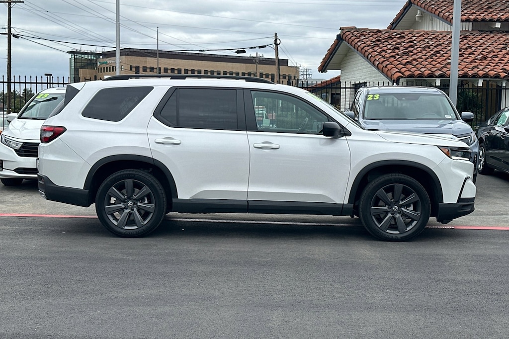 Used 2024 Honda Pilot Sport SUV