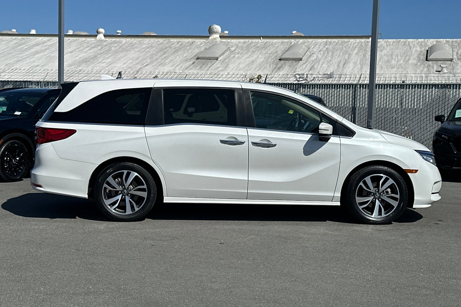 Used 2022 Honda Odyssey Touring with VIN 5FNRL6H80NB066858 for sale in San Carlos, CA