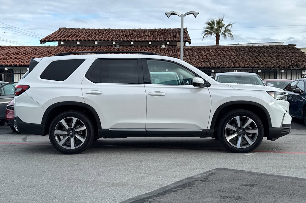 Certified 2025 Honda Pilot Touring SUV