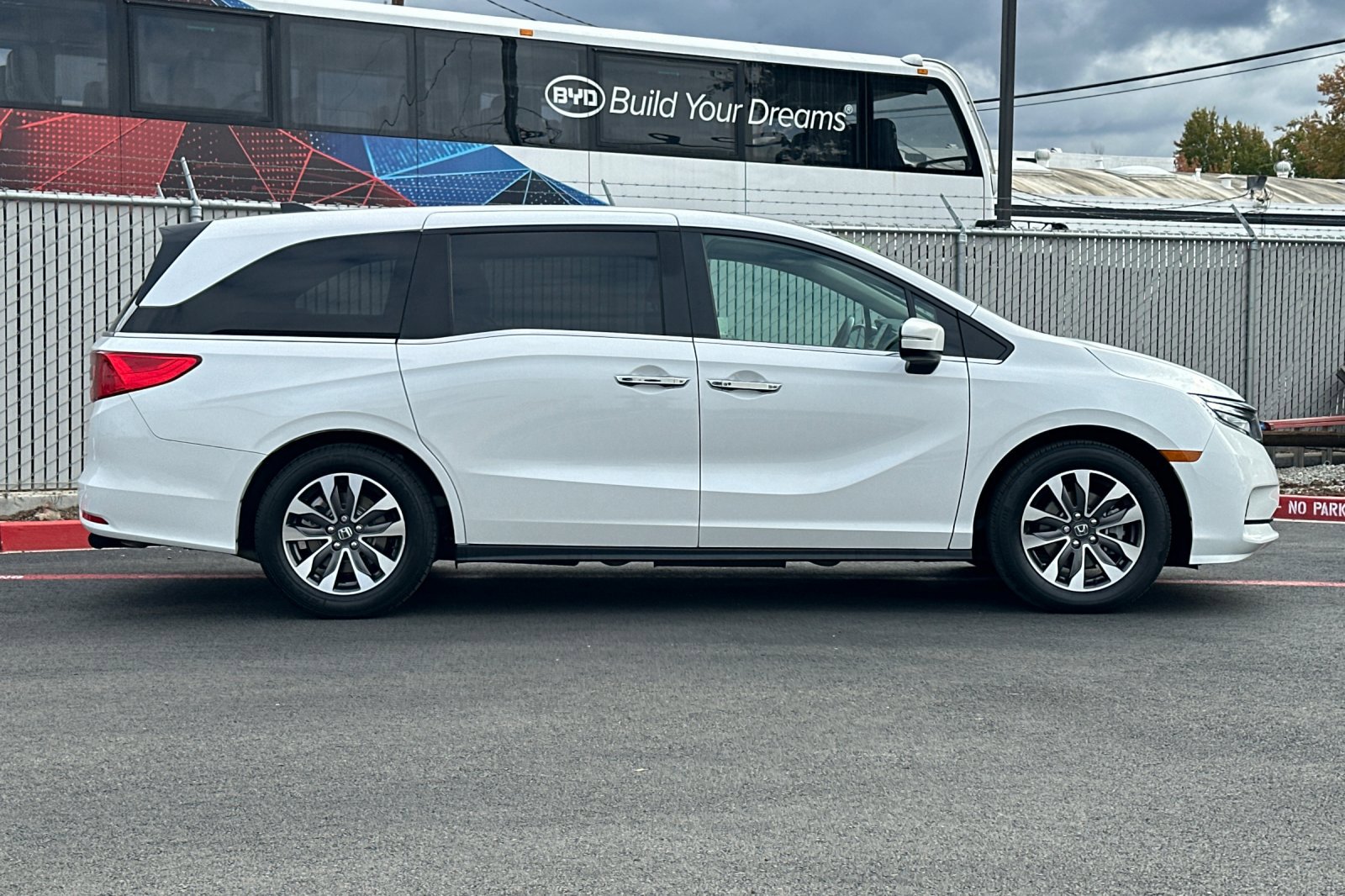2023 Honda Odyssey EX-L photo 2