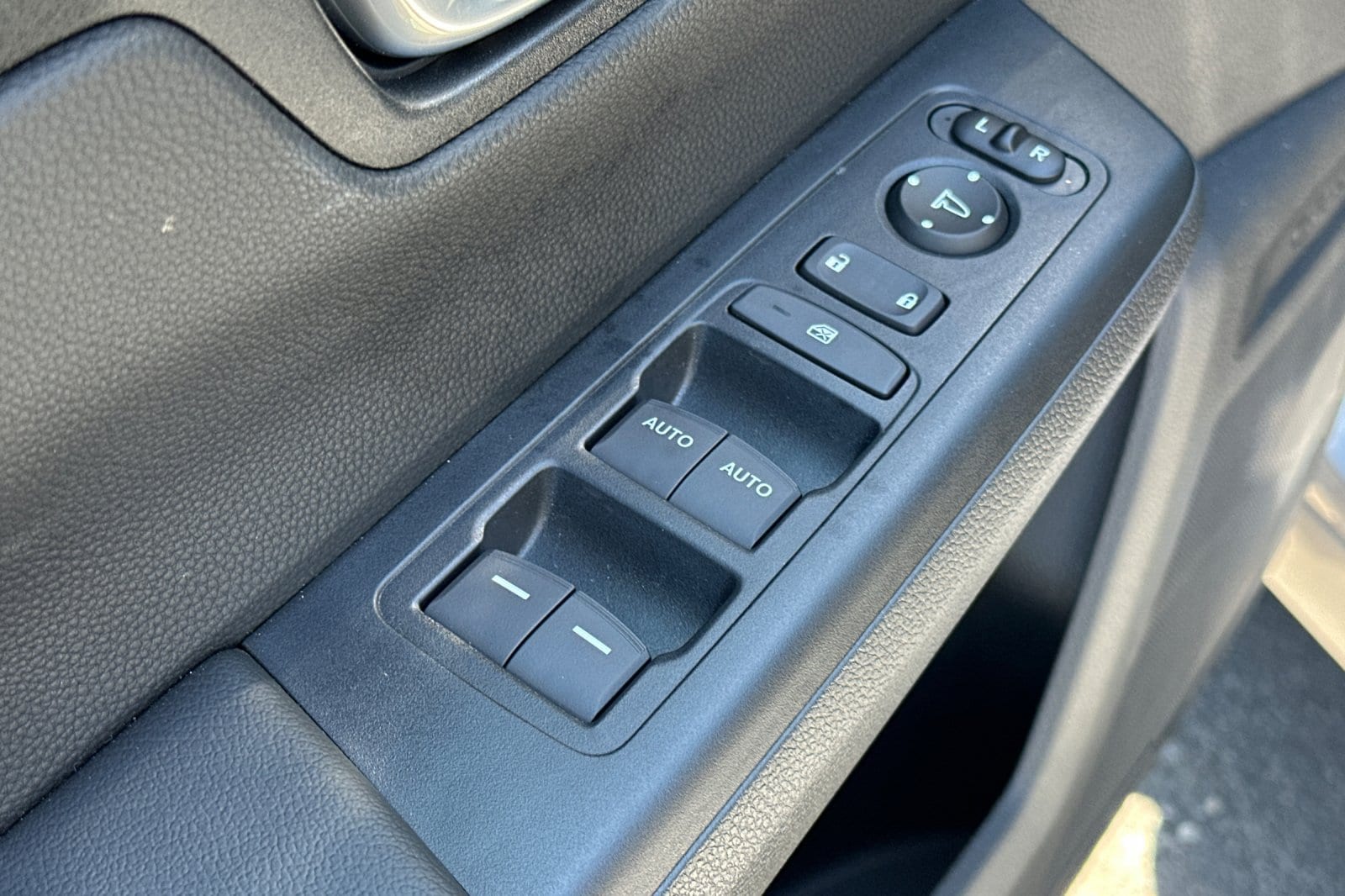 2026 Honda CR-V Sport - Photo 11