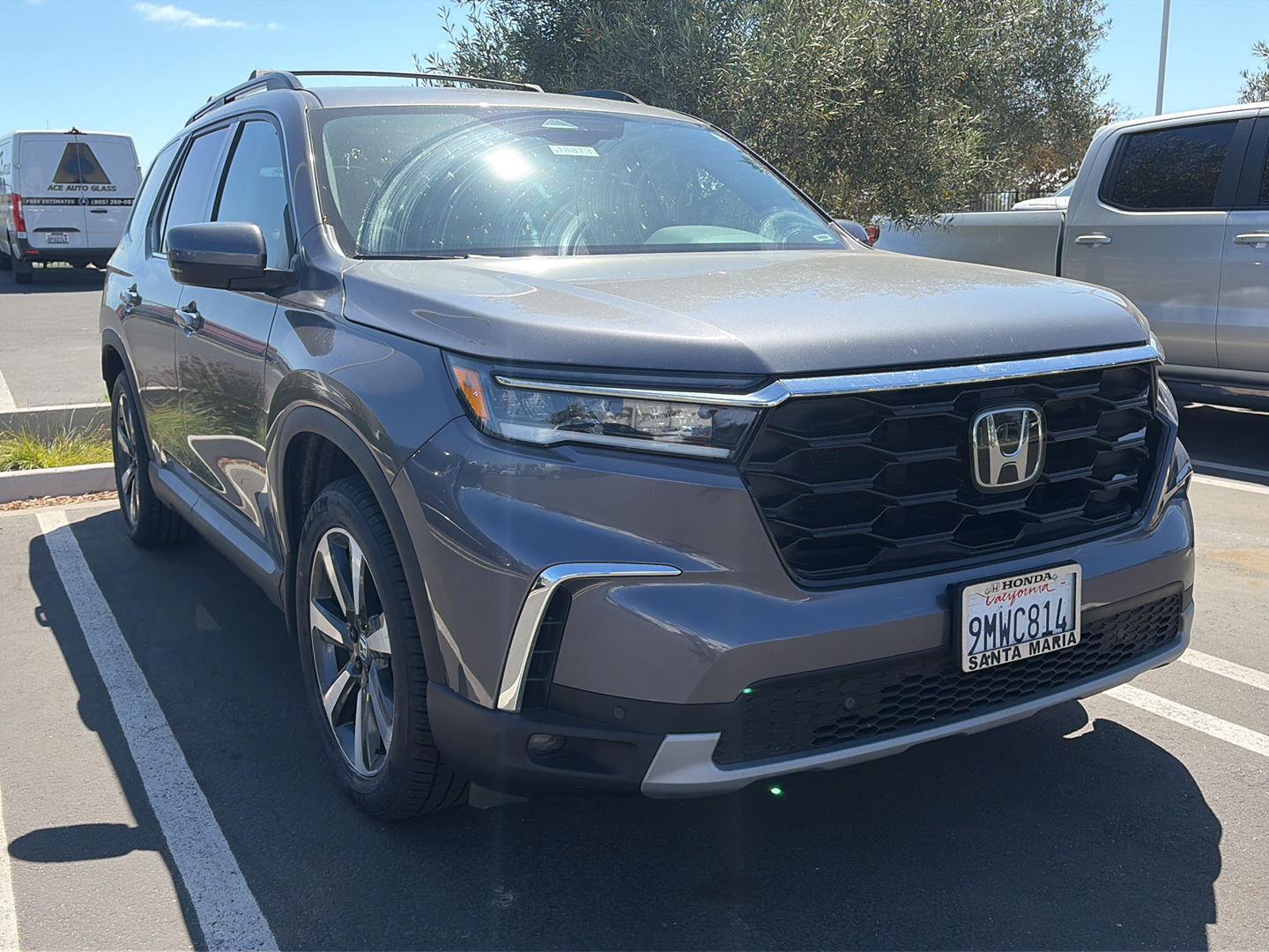 2025 Honda Pilot Touring 2WD's photo