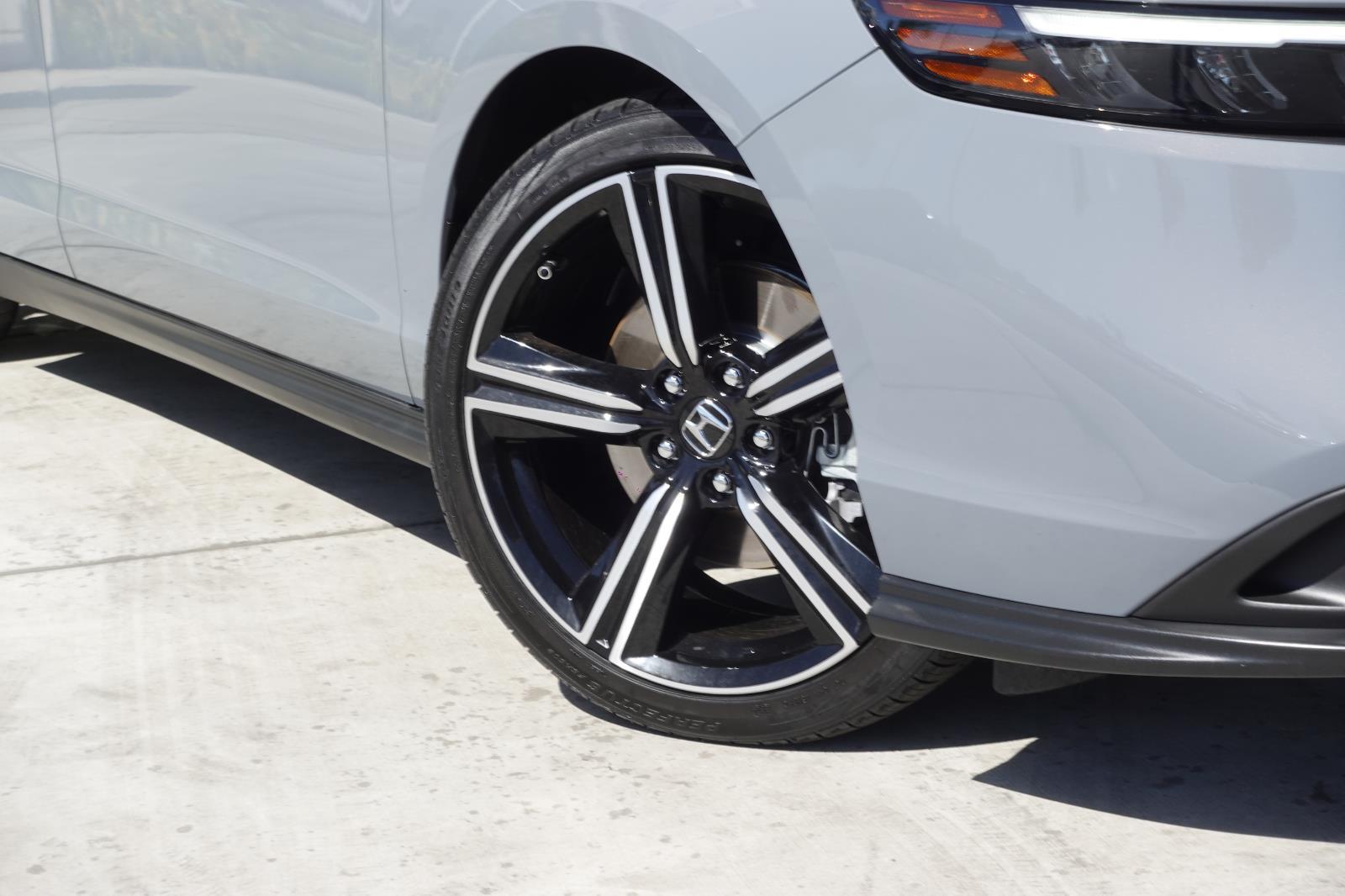 2023 Honda Accord Hybrid Sport photo 3