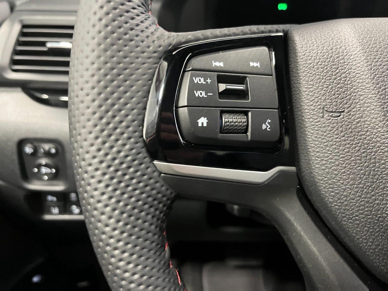 2026 Honda Ridgeline Black Edition - Photo 17