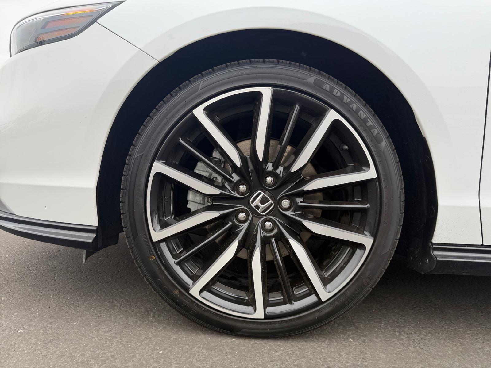 2023 Honda Accord Hybrid Touring - Photo 20