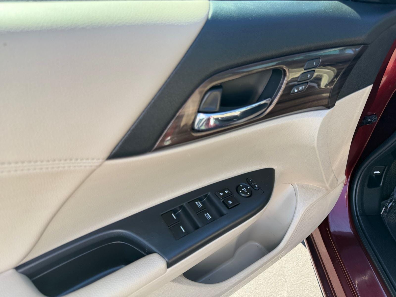 2017 Honda Accord Hybrid EX-L - Photo 20